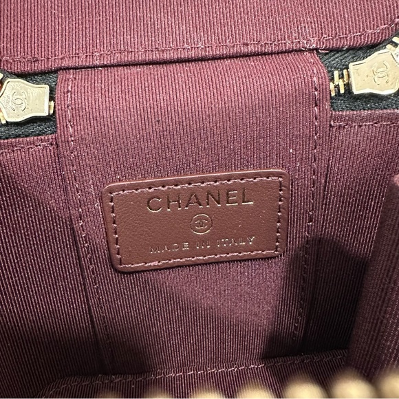 Chanel Caviar Square Mini Vanity Case with Chain - Picture 12 of 15